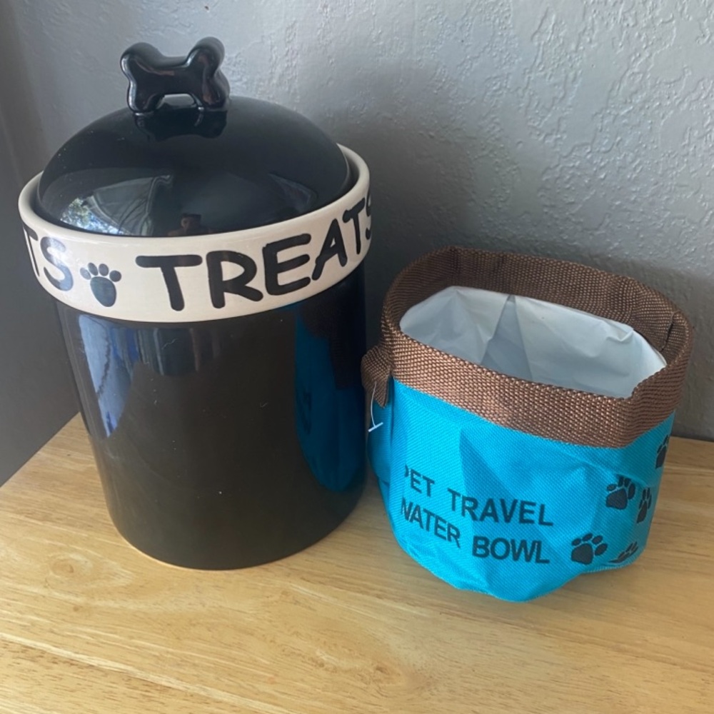 🐶 petrageous ceramic large treat canister with NEW bow wow travel water bowl